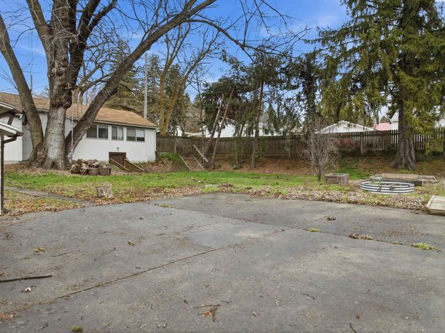 348 NW Harrison, Pullman, WA 99163