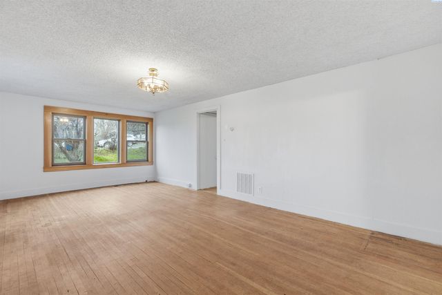 348 NW Harrison, Pullman, WA 99163