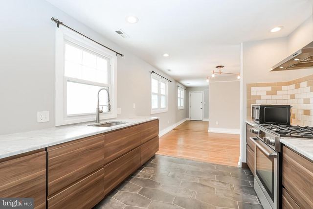 1210 SEVERN AVE, Cherry Hill, NJ 08002