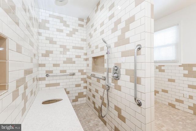 1210 SEVERN AVE, Cherry Hill, NJ 08002