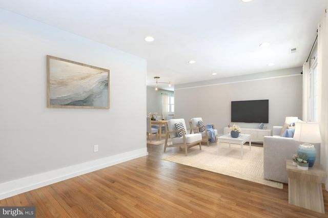 1210 SEVERN AVE, Cherry Hill, NJ 08002