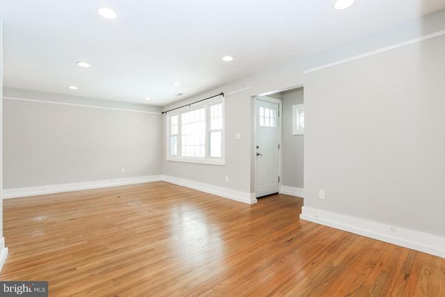 1210 SEVERN AVE, Cherry Hill, NJ 08002