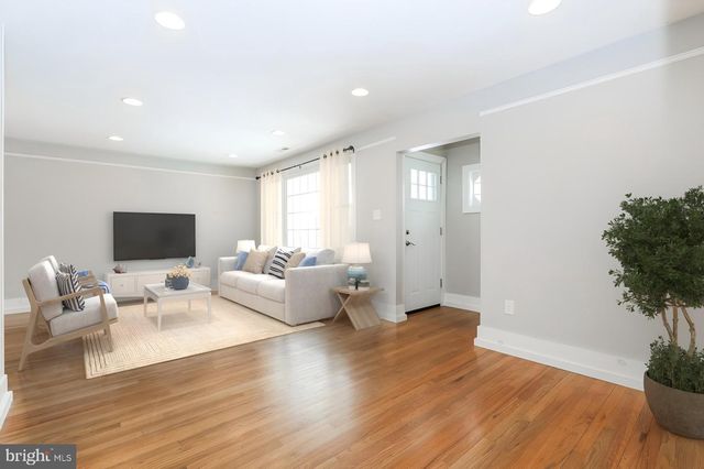 1210 SEVERN AVE, Cherry Hill, NJ 08002