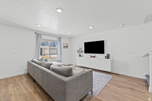 402 N BOUY LN, Saratoga Springs, UT 84045