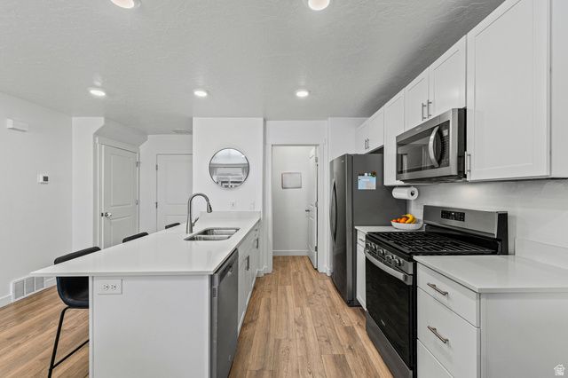 402 N BOUY LN, Saratoga Springs, UT 84045