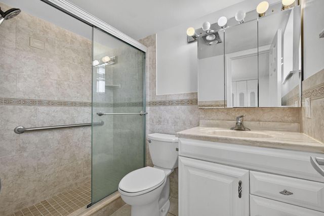 116 Oxford 200, West Palm Beach, FL 33417