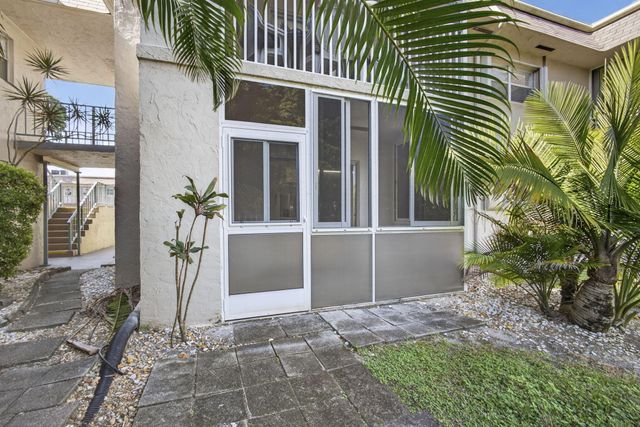 116 Oxford 200, West Palm Beach, FL 33417