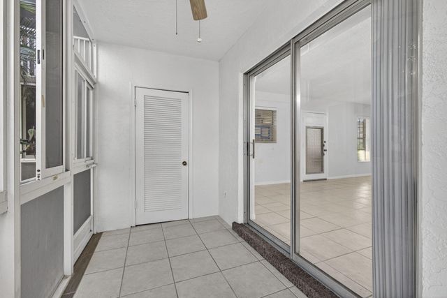 116 Oxford 200, West Palm Beach, FL 33417