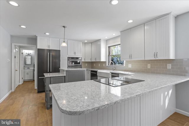 155 SHIREOAKS DR, Martinsburg, WV 25403