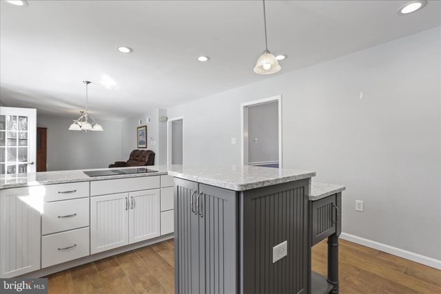 155 SHIREOAKS DR, Martinsburg, WV 25403