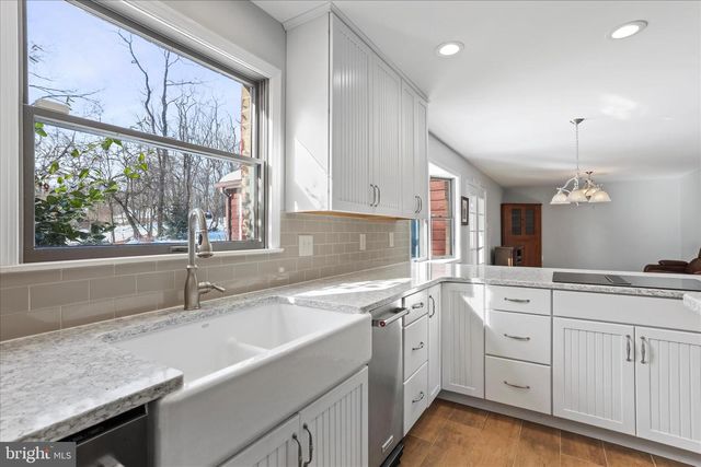 155 SHIREOAKS DR, Martinsburg, WV 25403