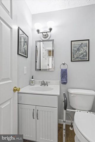 155 SHIREOAKS DR, Martinsburg, WV 25403