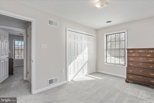 155 SHIREOAKS DR, Martinsburg, WV 25403