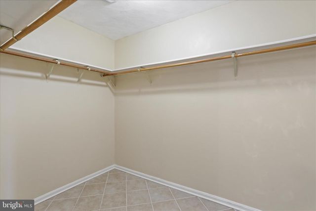 155 SHIREOAKS DR, Martinsburg, WV 25403