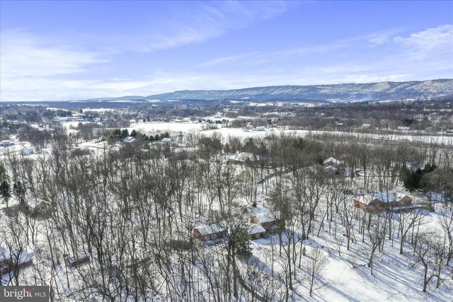 155 SHIREOAKS DR, Martinsburg, WV 25403