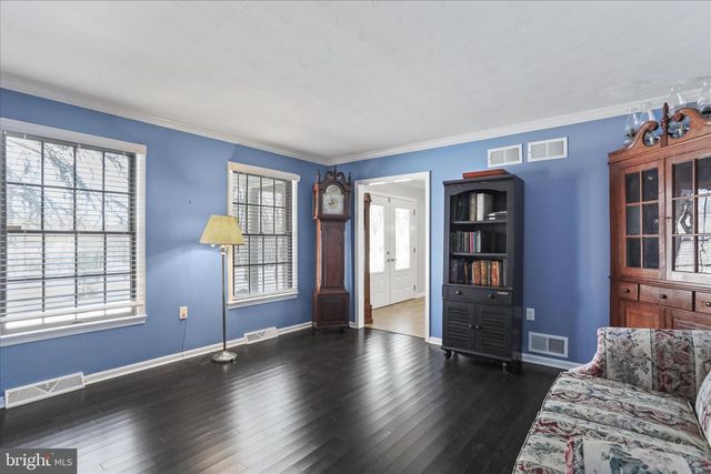 155 SHIREOAKS DR, Martinsburg, WV 25403