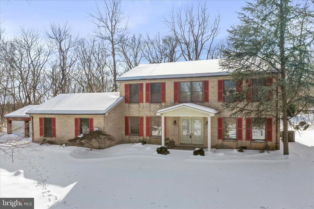 155 SHIREOAKS DR, Martinsburg, WV 25403