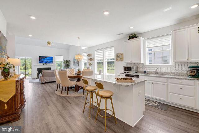 120 BRIDGE BLVD, Eastampton, NJ 08060