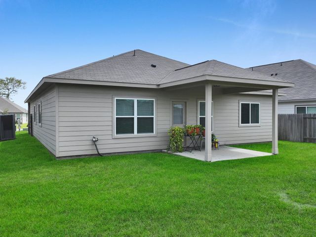 398 Shoreview Drive, Conroe, TX 77303