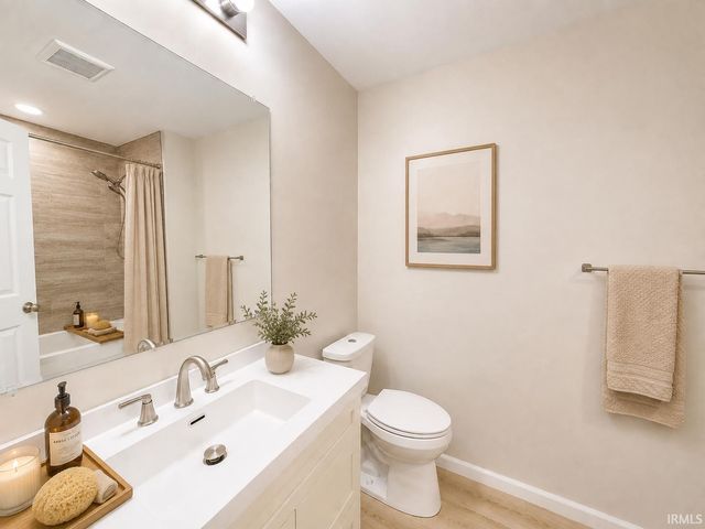 733 E Bronson Street, South Bend, IN 46601
