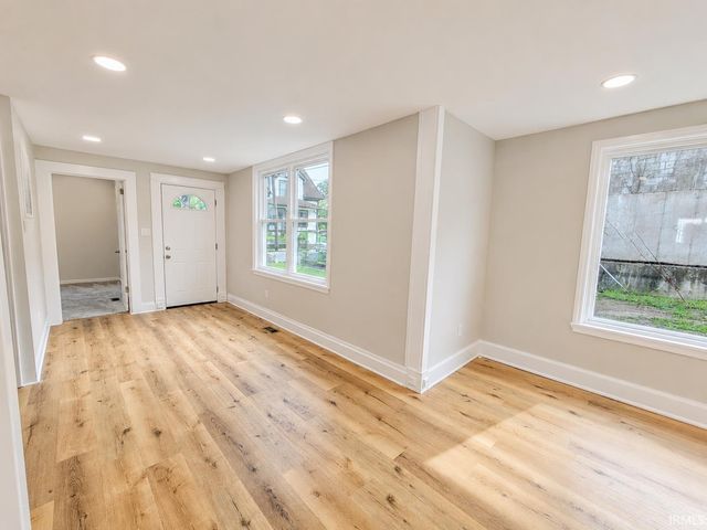 733 E Bronson Street, South Bend, IN 46601