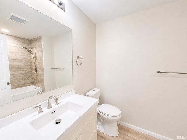 733 E Bronson Street, South Bend, IN 46601