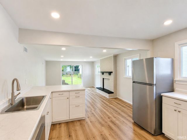733 E Bronson Street, South Bend, IN 46601