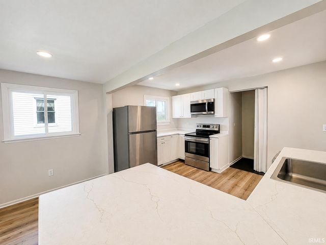 733 E Bronson Street, South Bend, IN 46601