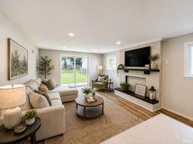 733 E Bronson Street, South Bend, IN 46601