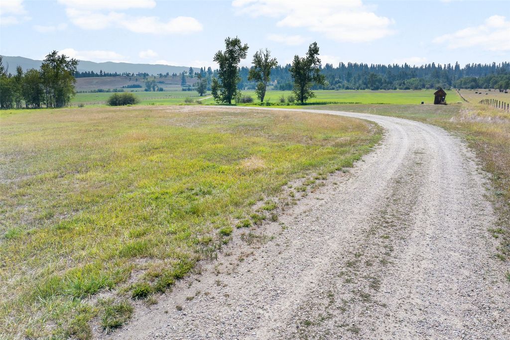 635 Sweathouse Creek Road, Victor, MT 59875 photo 16