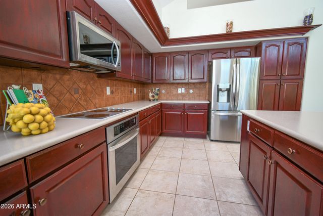 519 E HIDDENVIEW Drive, Phoenix, AZ 85048