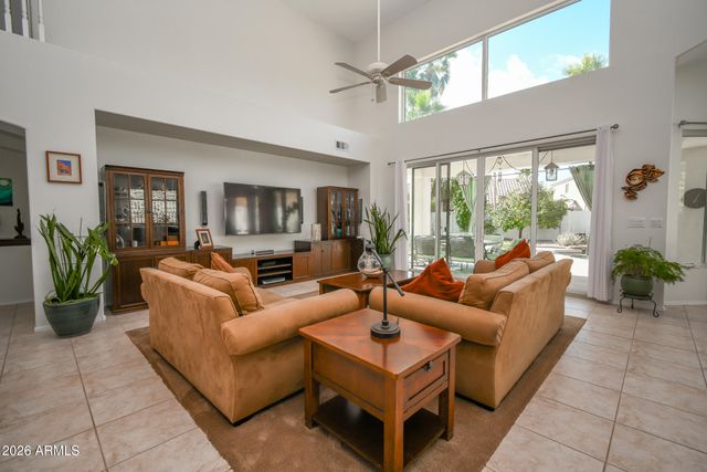 519 E HIDDENVIEW Drive, Phoenix, AZ 85048