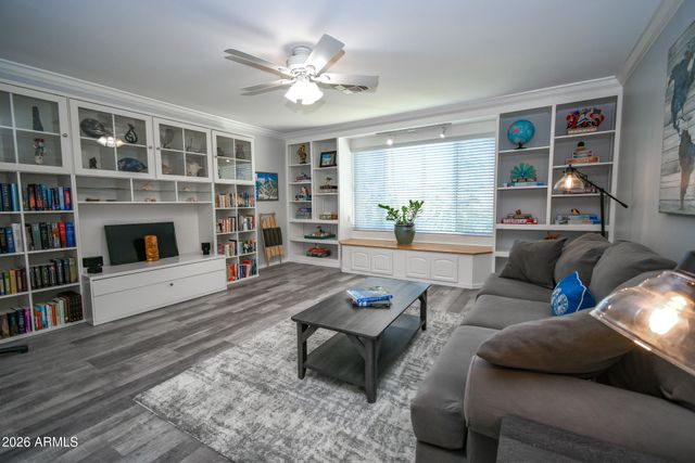 519 E HIDDENVIEW Drive, Phoenix, AZ 85048