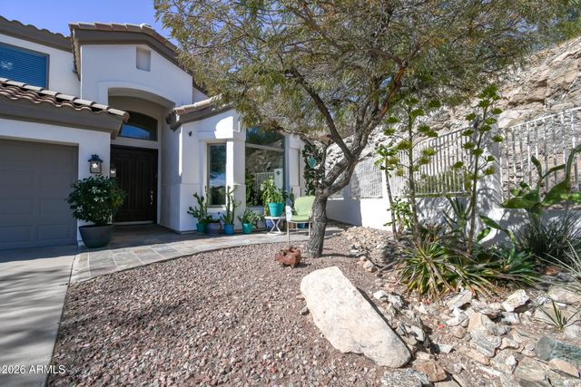 519 E HIDDENVIEW Drive, Phoenix, AZ 85048