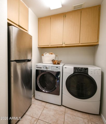 519 E HIDDENVIEW Drive, Phoenix, AZ 85048