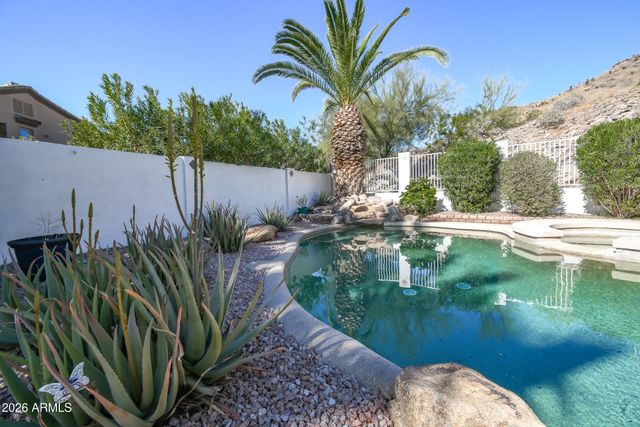 519 E HIDDENVIEW Drive, Phoenix, AZ 85048