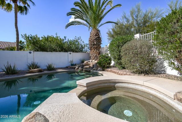 519 E HIDDENVIEW Drive, Phoenix, AZ 85048