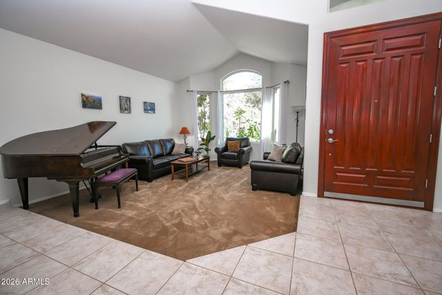 519 E HIDDENVIEW Drive, Phoenix, AZ 85048