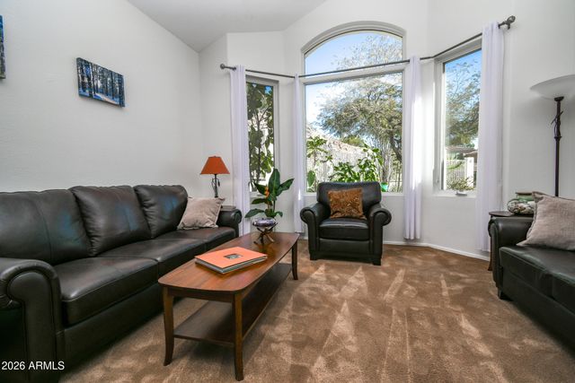 519 E HIDDENVIEW Drive, Phoenix, AZ 85048