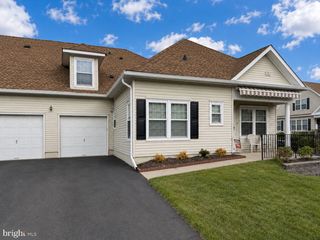 52 AVENROWE CT, Fairless Hills, PA 19030