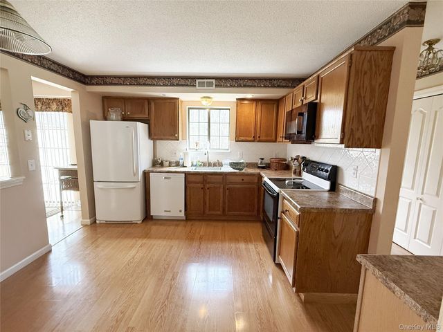 119 Stringham Road 37, Lagrangeville, NY 12540