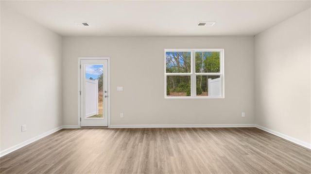 121 Kenmore Circle, Perry, GA 31069