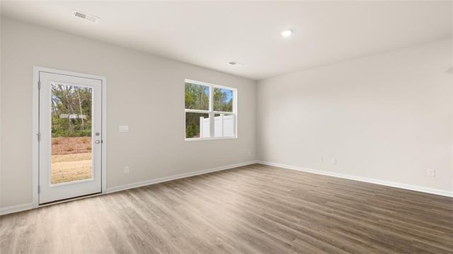 121 Kenmore Circle, Perry, GA 31069