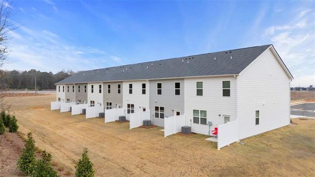 121 Kenmore Circle, Perry, GA 31069
