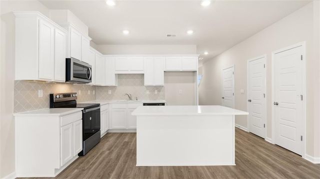 121 Kenmore Circle, Perry, GA 31069