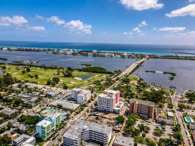 108 Lake Avenue 202, Lake Worth Beach, FL 33460