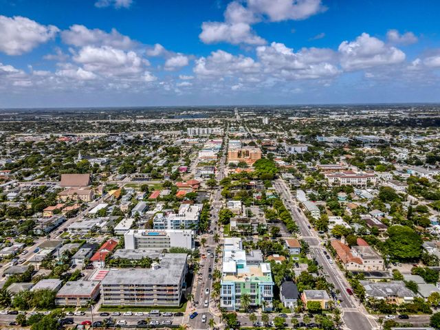 108 Lake Avenue 202, Lake Worth Beach, FL 33460