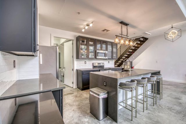 108 Lake Avenue 202, Lake Worth Beach, FL 33460