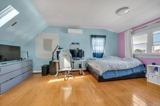 4 Carriage Lane, Levittown, NY 11756