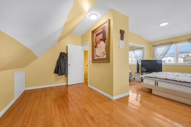 4 Carriage Lane, Levittown, NY 11756